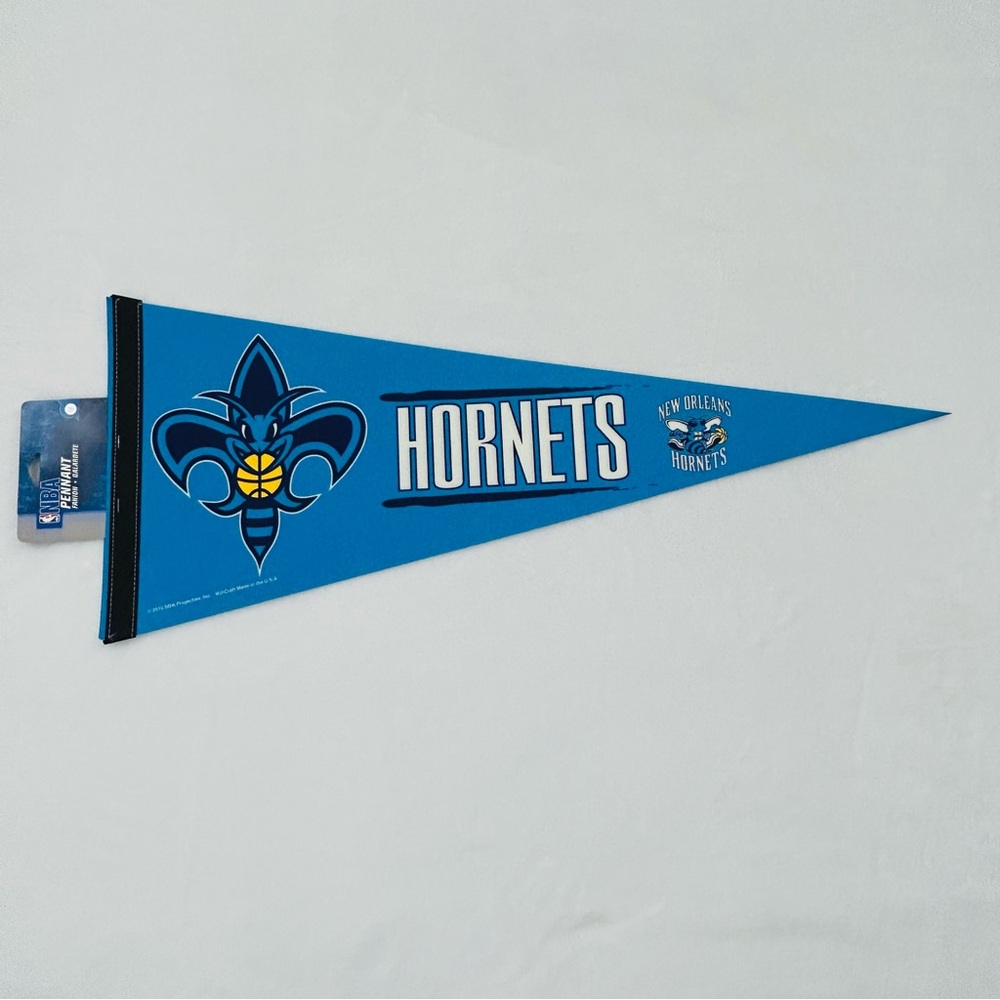 Retro Logo New Orleans Hornets NBA Basketball Classic Felt Pennant Banner Flag